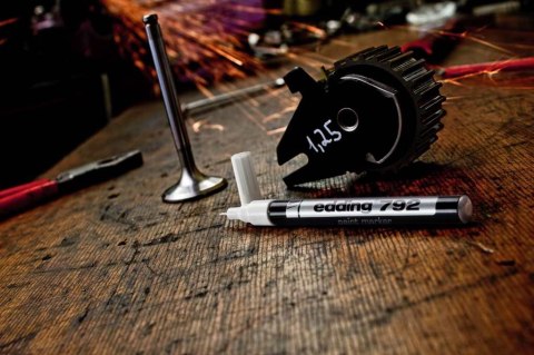 Marker olejowy czarny ED-792 -001 (780) końcówka okrągła (X) Edding